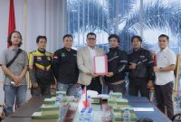 Ketua DPRD Banten, Fahmi Hakim saat menerima perwakilan ojek online. (Dok)