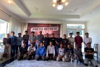 Momen Foto Bersama Pemateri dengan Peserta Press Retreat 2026 (Dok).