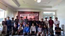 Momen Foto Bersama Pemateri dengan Peserta Press Retreat 2026 (Dok).