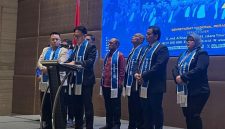 Ketua Peradi Rangkasbitung, Jimmy Siregar (depan) saat menghadiri pengangkatan dan pembekalan advokat di Hotel Novotel Kota Tangerang. (Istimewa)