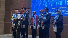 Ketua Peradi Rangkasbitung, Jimmy Siregar (depan) saat menghadiri pengangkatan dan pembekalan advokat di Hotel Novotel Kota Tangerang. (Istimewa)