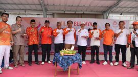 Pengurus DPW dan DPD PKS Lebak saat foto bersama pada acara milad PKS ke 24 di kantor DPD PKS Lebak, Minggu (17/5/2026).
