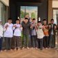Pimpinan dan pengurus BAZNAS Lebak saat foto bersama dengan ketua BPC Gapensi Lebak, Moch. Nabil Jayabaya. (DAILYHITS)