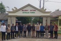 DPRKP Kabupaten Serang bersama perwakilan Kementerian Perumahan dan Kawasan Permukiman datang melakukan verifikasi rumah tidak layak huni (RTLH) di Pulau Tunda. Dok (Ist/Dailyhits.id)