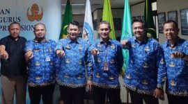 Pengurus KORPRI Kabupaten Lebak saat foto bersama dengan Dewan Pengurus Korpri Nasional. (Istimewa)