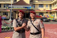 AKP Wisnu Adicahya (kiri) dan AKP Fredo Leonard (kanan) saat serah terima jabatan Kasatreskrim Polres Lebak. (Istimewa)