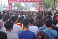 Ratusan peserta saat bersiap lari 5 kilometer dalam rangka memeriahkan HUT RI ke 81 yang diselenggarakan Pemerintah Kecamatan Cibadak. (Istimewa)