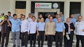 Wakil Menteri Koordinator (Wamenko) Bidang Pangan, Hanif Faisol Nurofiq, bersama Pemerintah Kabupaten Serang dan pihak jajaran perusahaan PT Indah Kiat Tbk Serang. Dok (Dir/Totalbanten.com)