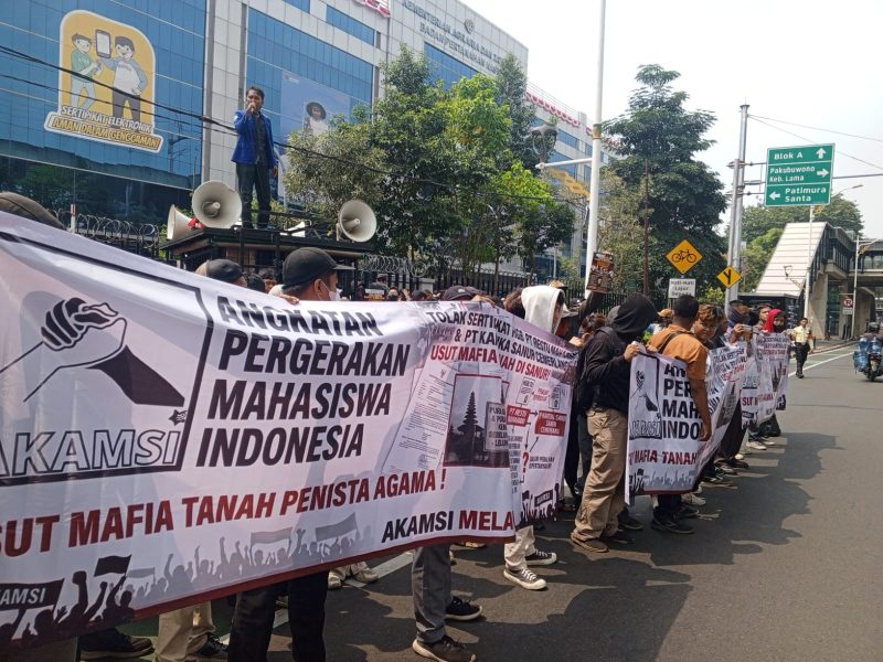 Ratusan masa aksi unjuk rasa memdatangi gedung ATR/BPN Jakarta, Dok: (Ist/Dailyhits.id)