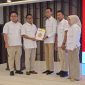Agil Zulfikar menerima SK untuk menjadi Ketua DPC Gerindra Kabupaten Lebak. (Istimewa)