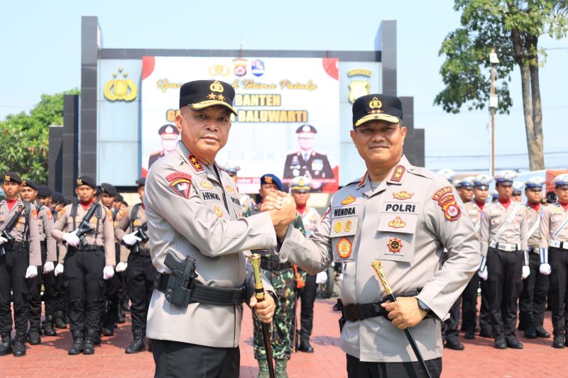 Kapolda Banten  Irjen Pol Hendra Kurniawan bersama kapolda Jabar Irjen pol Hengki, (Dok)