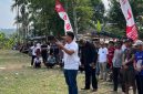 Founder KSS, Osep Mulyawan Sudirman Karis saat memberikan sambutan dalam acara pembukaan open turnamen sepakbola Cisimeut Cup. (Istimewa)