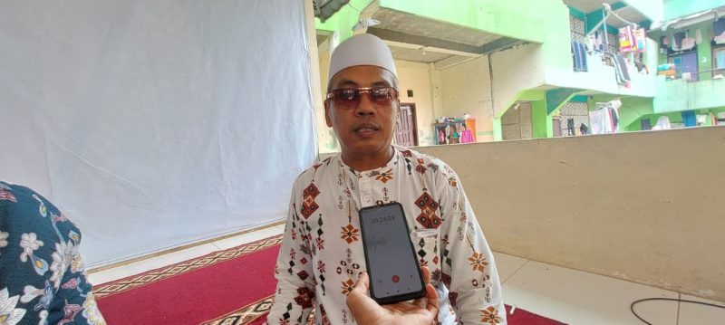 Ketua Tanfidziyah PCNU Kota Serang, KH Saifun Nawasi memberikan pernyataan kepada pers, (Dok/Dailyhits.id)
