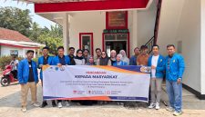 Mahasiswa Fakultas Hukum Universitas Pamulang Serang yang tergabung dalam PKM, Kelompok 7 memberikan edukasi hukum mengenai pentingnya perjanjian tertulis kepada masyarakat Desa Kertasana, Kabupaten Pandeglang, Banten, Dok (Ist/Dailyhit.id)