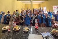 Mahasiswa Unpam Serang menyosialisasikan jaminan sosial ketenagakerjaan bagi pekerja mandiri di Desa Kertasana, Pandeglang. Dok : (Ist/Dailyhits.id)